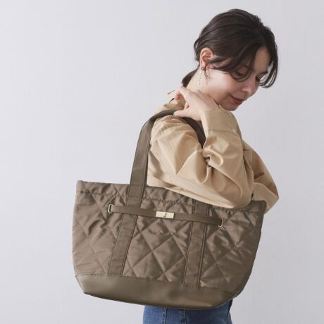 [^ԁFC7114058]A4TCYΉłdɂsɂœKIoɕ֗Ȍyʂꂢ߃LeBOrbOTCYg[gobOE_C^̃LeBOfUCꂢ߂ȈہEA4TCYΉ\ŁA}`tȂ̂Ŏ[͂܂EdobOƂĂł͂ȂAW◷sp̃obOƂĂœKE|PbgAׂȉו̎dɕ֗  |PbgF5iA|PbgF3jyfUCzoɕ֗A4TCYΉ̃rbOg[gobOɃ_CLeBOfUCoB\ʒ̃xgfUCiȈۂłBÂJ[Ȃ肪ȏH~̃X^COɁALeBOfUC̃obO킹ƁAʂ̂\ʊANZgɂȂ肨߂łB͌ɂۂɃSAtBbgĎĂ邷ƂfUCɎdグ܂Bfނ2WAY~hTCYg[gobOiC71|14057j܂BA4TCYΉ|Pbg聡|\Ɩ̊֌WɂAۂFČꍇ܂B܂Ap\REX}[gtHȂǂ̊ɂA኱iƉ摜̃J[قȂꍇ܂Bd:430g