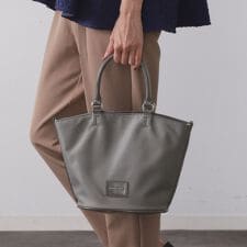 【マルチWAY】ミニショルダーとしても使える！バッグインポーチ付きミドルトートバッグ