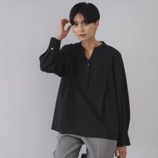 オペークドットクリップ(OPAQUE.CLIP)のタックスキッパーブラウス【洗濯機OK】