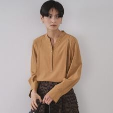 オペークドットクリップ(OPAQUE.CLIP)のタックスキッパーブラウス【洗濯機OK】