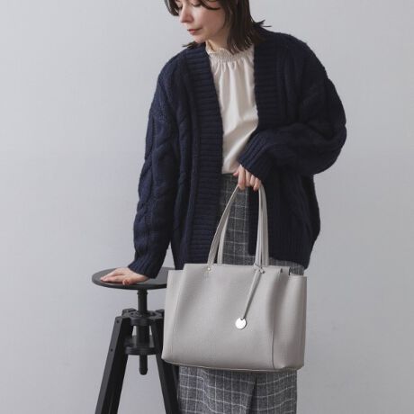 [^ԁFC7114068]lԍHw ~ OPAQUE.CLIPlԍHwɊÂЂƂɂ₳g₷A4g[gobOEyʃVNgpE\ʂɉʂ̂fނȂ̂ŃLYڗɂEXbLfUCƂŒʋΒʊw̃LC߃X^COɍ킹₷iȈہEA4TCYt@C[́Eו𕪎Uł3wdlE|PbgtŁA̎dɕ֗|PbgF3iA|PbgF2A|PbgF1jylԍHwɊÂfUC|CgzEɃtBbg₷⑾߂̃V_[E₷_炩̃nhỄCɃtBbgʃJ[udlfނgp2WAYdl~hg[gobOiC71-14067j܂BydlzE|PbgF~1EA4t@C[Ɩ̊֌WɂAۂFČꍇ܂B܂Ap\REX}[gtHȂǂ̊ɂA኱iƉ摜̃J[قȂꍇ܂Bd:490g