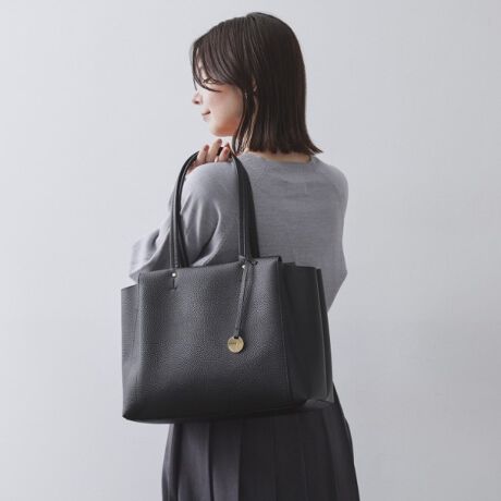 [^ԁFC7114068]lԍHw ~ OPAQUE.CLIPlԍHwɊÂЂƂɂ₳g₷A4g[gobOEyʃVNgpE\ʂɉʂ̂fނȂ̂ŃLYڗɂEXbLfUCƂŒʋΒʊw̃LC߃X^COɍ킹₷iȈہEA4TCYt@C[́Eו𕪎Uł3wdlE|PbgtŁA̎dɕ֗|PbgF3iA|PbgF2A|PbgF1jylԍHwɊÂfUC|CgzEɃtBbg₷⑾߂̃V_[E₷_炩̃nhỄCɃtBbgʃJ[udlfނgp2WAYdl~hg[gobOiC71-14067j܂BydlzE|PbgF~1EA4t@C[Ɩ̊֌WɂAۂFČꍇ܂B܂Ap\REX}[gtHȂǂ̊ɂA኱iƉ摜̃J[قȂꍇ܂Bd:490g