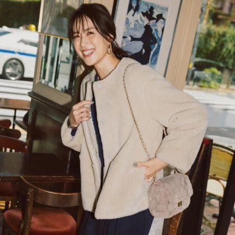 [^ԁF63794017]ё̈قȂtFCN{AhbLOA؂₩ȃV[gR[gyfUCzEё̒ZtFCN{Afނ̐gɁAƐɖё̒tFCN{AfނhbLO؂₩ȃV[gR[gBE݊Aꂢ߂̃X^COɂ킹悢{[|CgBEXJ[gApc킸AoX̎₷V[gBE߂Ƃɕ\Ƀ{^AiȈۂŒpdlłByfށzEĜ2ނ̃tFCN{AfނgpBEg̓E[̑fނgpĂA{iIȕy߂܂BydlzEnE|Pbg~2EOJXibv{^dlƖ̊֌WɂAۂFČꍇ܂B܂Ap\REX}[gtHȂǂ̊ɂA኱iƉ摜̃J[قȂꍇ܂Bd:38(M)770g