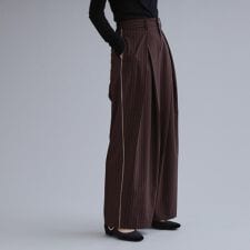 【es】ピンストライプ 変形ワイドパンツ【洗濯機OK】