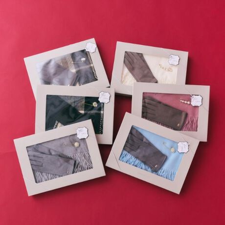 [^ԁFC7104010]唻Xg[ƏiȃXg[sA܂̃ZbgŃzf[Mtgɂ҂IyfUCz唻Xg[EXg[sEXG[h܂̃ZbgŁÃ^p[cBbsOς݂ŃMtgɍœKByȂ|CgzOR[gɊăsŗ߂ΐꂽ\ɁA܂̃^Ŏ茳肰ȂiグByTCYz}t[S:198cm tW:10cm }t[:70.5cm tu[`H:2cm tu[`W:7.5cm O[uS:22.5cm O[u:9.5cm tH:27cm tW:37cm tD:4cmƖ̊֌WɂAۂFČꍇ܂B܂Ap\REX}[gtHȂǂ̊ɂA኱iƉ摜̃J[قȂꍇ܂B