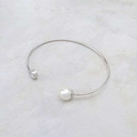 [^ԁFC7135200]tFCNp[ƃrW[ꂼɂiȃoOyfUCzБɃtFCNp[AБɃrW[z^oOB茳ɂ肰Ȃ؂€ƐY܂ByȂ|CgzVvȃVcjbg̑ɍ킹ă|CgɁBʋ΃WPbgx̃s[XɂRɓ݂܂BƖ̊֌WɂAۂFČꍇ܂B܂Ap\REX}[gtHȂǂ̊ɂA኱iƉ摜̃J[قȂꍇ܂B