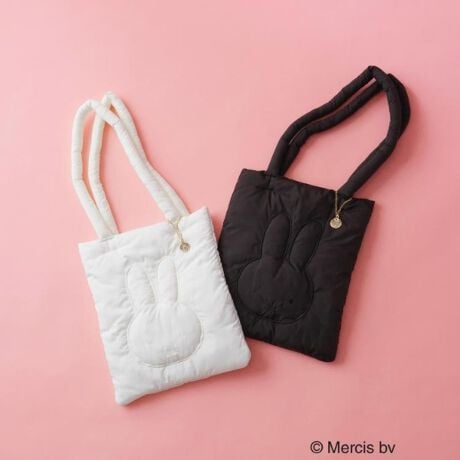 [^ԁFC7194050]miffy x OPAQUE.CLIP̃R{[VACe~btB[a70NR{̃XyVCibvIgȂӂfނVCj[ȏȂǁA~Mtgɂ҂ȃACeoBOPAQUE.CLIPȂł͂̃mg[ACelCi̐VFIǂȂyfUCzʂɃ~btB[̂̎hJ{A4TCY[\ȃg[gobOB悢ӂ݊̂fނgpĂ܂ByʂȂ̂|CgobOƓF̎hJȂ̂őlg₷fUCłBwʂƓɂ͏̎dɕ֗ȃ|PbgĂ܂BO\ȃ~btB[̃`[tB70NLOfUC̉Dƃl[Ă܂BfނŃV_[obOiC71-94051ĵ܂Bydlz|PbgF~1 wʁ~1y~btB[z1955Nɐ܂ꂽ~btB[͏Ȃ̏̎qBI_̊G{ƃfBbNEu[i񂪕`G{̎lłBƖ̊֌WɂAۂFČꍇ܂B܂Ap\REX}[gtHȂǂ̊ɂA኱iƉ摜̃J[قȂꍇ܂Bd:250g(TvTCY)