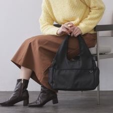 フロントポケット3層デザイントライアングルミドルトートバッグ【マルチポケット】