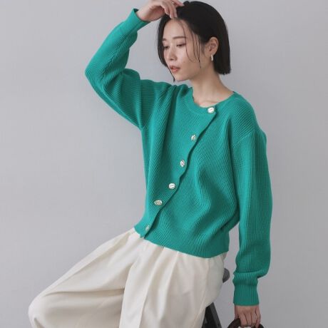 [^ԁF63731004]AVg[ȃ{^zuڂjbgJ[fBKByfUCzE{^΂߂ɔzuAVg[ȃfUC|CgBE{^̓S[h̕ό`{^ĂAANZgɂĂ܂BERpNgȒŁAꖇł͂񃌃C[hX^C܂₷fUCłByfށzERbĝ݂̂~hQ[WgpBE\ʊ̂Ђ҂݂ŁA悢݂|CgłBE}VEHbVułȒPłBƖ̊֌WɂAۂFČꍇ܂B܂Ap\REX}[gtHȂǂ̊ɂA኱iƉ摜̃J[قȂꍇ܂B