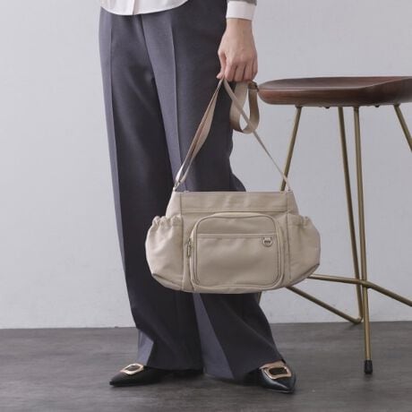 [^ԁFC7115010]z@\tŃfC[gɊI3wdľyʃV_[obOyfUCzE̎d₷lɃ}`|PbgfUCɂJWAȃV_[obOEOV_[́A\Ȃ̂|CgE{͎̓d؂ꂽ3wdlŁAוd₷A̓t@Xi[tȂ̂ŖhƖʂSEOTCh|Pbg500mlybg{g܂ݎPȂǂ̎[ɕ֗ŁA{̃tg̃t@Xi[|Pbgwʃ|Pbg̓X}[gtHJ[hP[XȂǏ̎[ɕ֗ł|PbgF12iAO|PbgF4AOt@Xi[|PbgF1A|PbgF1At@Xi[|PbgF2AJ[h|PbgF4jyfށzEfC[gɊH{|GXefނ{̂ɎgpĂ܂BEɎgpĂ闠ńAybg{gȒfނgpĂ܂ByHzE̐íA\ʂɂ͂₷\Ă܂BShł͂܂BD琅Z邱Ƃ܂B̌ʂ͉ivIȂ̂ł͂܂BƖ̊֌WɂAۂFČꍇ܂B܂Ap\REX}[gtHȂǂ̊ɂA኱iƉ摜̃J[قȂꍇ܂Bd:380g