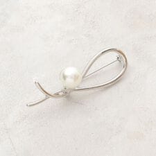 ノットデザインフェイクパールメタルブローチ