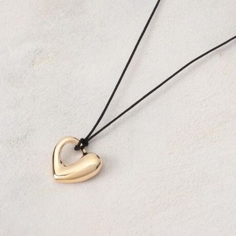 [^ԁFC7135107]fUĈn[g`[t̃XChlbNXyfUCzԂȃn[g肰Ȃhy_ǵAR[h̔Œ悭͂̔io܂yȂ|CgzXChŒ݁AVlbNVc̏ォ烌C[hēsIȔY܂Ɩ̊֌WɂAۂFČꍇ܂B܂Ap\REX}[gtHȂǂ̊ɂA኱iƉ摜̃J[قȂꍇ܂B