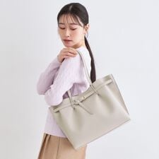 ベルトデザイン軽量シュリンク合皮A4トート