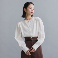 【es】フロント金ボタンタックスリーブブラウス【洗濯機OK】