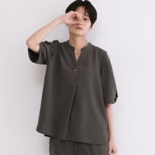 ストレッチスキッパータックスリーブブラウス／セットアップ対応可【洗濯機OK／防シワ加工】