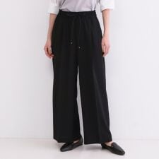ストレッチ美脚イージーワイドパンツ／セットアップ対応可【洗濯機OK／防シワ加工】