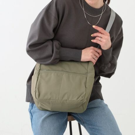 [^ԁFC7002018]yfUCz킹10̃|PbĝV_[obOłB{̂͌yfނŎdグĂ̂ŁAigł͂ȂsɎĂ̂߂łB͒ԂłAtĂ͖邢It߂łBy@\z{̂ɂ͝fނgpĂ܂Bǐʂ͉ivł͂܂jydlzE|PbgF~3 O~7Ɩ̊֌WɂAۂFČꍇ܂B܂Ap\REX}[gtHȂǂ̊ɂA኱iƉ摜̃J[قȂꍇ܂Bd:215g