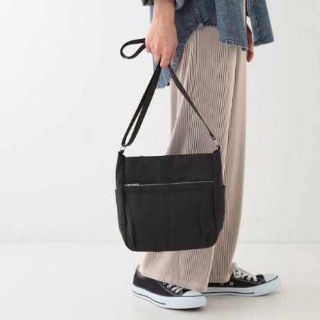 [^ԁFC7002018]yfUCz킹10̃|PbĝV_[obOłB{̂͌yfނŎdグĂ̂ŁAigł͂ȂsɎĂ̂߂łB͒ԂłAtĂ͖邢It߂łBy@\z{̂ɂ͝fނgpĂ܂Bǐʂ͉ivł͂܂jydlzE|PbgF~3 O~7Ɩ̊֌WɂAۂFČꍇ܂B܂Ap\REX}[gtHȂǂ̊ɂA኱iƉ摜̃J[قȂꍇ܂Bd:215g