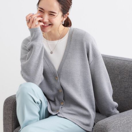 [^ԁFC6232005]yfUCzVvVlbNJ[fBKBTVcȂǂ̏ɊyɉHDVGbgłBfނ̏cČʂł茩̂|CgBfނƂĂ_炩̂ŐSn悭Ă܂ByX^COzFXȃACeɍ킹₷AɃJWAȃR[fɂ߁Bɂ̓vgTVcɁACオĂ甼TVcȂǂ̏ɂƉHDĂ܂BꂢɃJo[Ȃ̂ŁAאg̃pc⃏ChpcAOXJ[gƂoXǂĂ܂ByfށzK[[̂悤ȂȂ₩ł炩ȃ^b`A\ʂ̉ʂIȃW[WfނgpĂ܂BɐGƏ_炩āAȂɂȂ钅SnłBƖ̊֌WɂAۂFČꍇ܂B܂Ap\REX}[gtHȂǂ̊ɂA኱iƉ摜̃J[قȂꍇ܂B