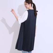 【S-LL体型カバー】後ろ姿もきれい見え バックプリーツジレ