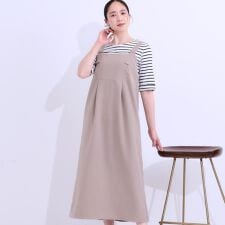 【S-LL肩紐調整可能】Iラインシルエットですっきりと タック切替ジャンドレ