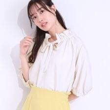 【洗えるひんやりS-LL】フェミニンもクールも フリルリボン5分袖ブラウス