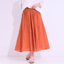 ナチュラルなシワ加工が大人見え エアリーロングスカート