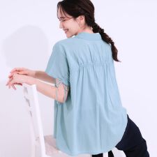 【S-LLひんやり】後ろ姿も抜かりなく インせず着られる バックギャザーシャツ | シューラルー