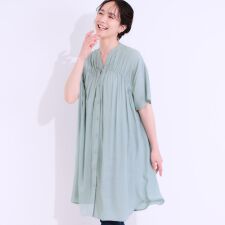 【S-LL】シャーリングが目を惹く 羽織れるスラブチュニック