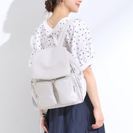 [^ԁFC7004008]yfUCztgɗ̃|Pbg2bNłBƂRpNgTCYȂ̂ŉוȂAigɂ߂łBy@\z{̂ɝfނgpĂ܂Bǐʂ͉ivł͂܂jydlzE|PbgF~5 O~5Ɩ̊֌WɂAۂFČꍇ܂B܂Ap\REX}[gtHȂǂ̊ɂA኱iƉ摜̃J[قȂꍇ܂Bd:395g