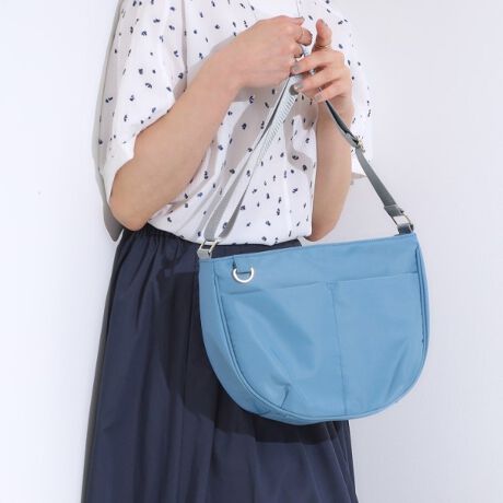 [^ԁFC7004009]yfUCzƃn̂fނgn[t[^̃V_[obOłBtg̃|Pbgɂ̓^bNĂӂ炵VGbgɎdグ܂BOƓɍ킹7̃|PbĝŁAsȂǂ̃gxobOTuobOƂĂ􂷂TCYłBy@\z{̂ɝfނgpĂ܂Bǐʂ͉ivł͂܂jydlzE|PbgF~3 O~4Ɩ̊֌WɂAۂFČꍇ܂B܂Ap\REX}[gtHȂǂ̊ɂA኱iƉ摜̃J[قȂꍇ܂Bd:240g