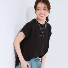 【S-LLひんやり洗濯後しわになりにくい】程よいシアー感 ロゴTシャツブラウス