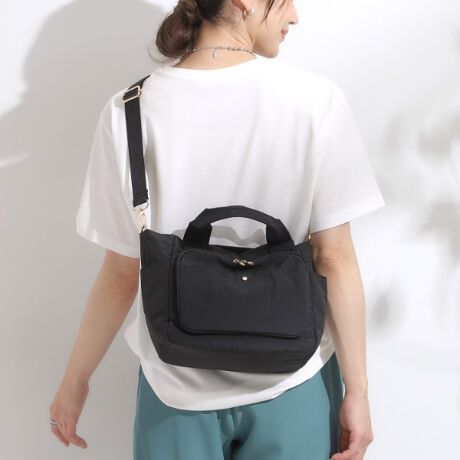 [^ԁFC7004003]yfUCztg̑傫߂ȗ̃|Pbg|Cg̃g[gobOłB{̂ɂ͌yfނgpĂ̂ŗsȂǂ̂oɂ߂łBOƓɍ킹10̃|Pbgו̎dɕ֗łBEtg̗̃|Pbg1Etg̗̃|Pbg̑OɃI[v|Pbg1Etg̗̃|Pbg̒ɃbV|Pbg2E{̂̍EɃI[v|Pbg1Ewʂ̃t@Xi[|Pbg1E{̓Ƀt@Xi[|Pbg1E{̓ɃI[v|Pbg2y@\z{̂ɂ͝fނgpĂ܂Bǐʂ͉ivł͂܂jydlzE|PbgF~5it@Xi[t~1j O~5it@Xi[t~2jƖ̊֌WɂAۂFČꍇ܂B܂Ap\REX}[gtHȂǂ̊ɂA኱iƉ摜̃J[قȂꍇ܂Bd:295g