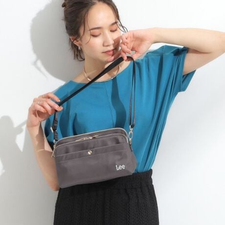 [^ԁFC7004016]yfUCzLeeʒ2w̃V_[obOłBC[ƃtg|Pbg2̎[̂ŁAו̎dɕ֗łBC̎[́Aybg{gɓ傫łBC[ƃtg|PbǵA2ɂĂ̂Ŏg聝tgƔwʂɂ̓I[v|PbĝŁAX}z⏬̂ɂ߂łB827A894J[͈ꕔX܌J[łBy@\z{̂ɝfނgpĂ܂Bǐʂ͉ivł͂܂jydlzE|PbgFO~3 ~3Ɩ̊֌WɂAۂFČꍇ܂B܂Ap\REX}[gtHȂǂ̊ɂA኱iƉ摜̃J[قȂꍇ܂Bd:270g(TvTCY)