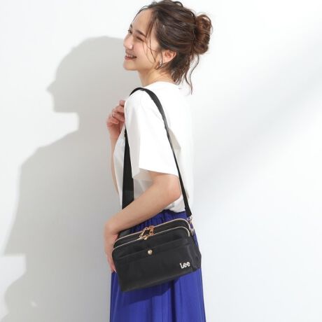 [^ԁFC7004016]yfUCzLeeʒ2w̃V_[obOłBC[ƃtg|Pbg2̎[̂ŁAו̎dɕ֗łBC̎[́Aybg{gɓ傫łBC[ƃtg|PbǵA2ɂĂ̂Ŏg聝tgƔwʂɂ̓I[v|PbĝŁAX}z⏬̂ɂ߂łB827A894J[͈ꕔX܌J[łBy@\z{̂ɝfނgpĂ܂Bǐʂ͉ivł͂܂jydlzE|PbgFO~3 ~3Ɩ̊֌WɂAۂFČꍇ܂B܂Ap\REX}[gtHȂǂ̊ɂA኱iƉ摜̃J[قȂꍇ܂Bd:270g(TvTCY)