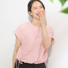 【洗えるS-LL】シルエット変化を楽しめる サッカーストライプ柄スキッパートップス