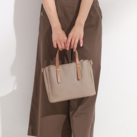 [^ԁFC7004011]yfUCzLoX悤ȍgpĂ̂ŁAG߂łڂɏdȂ肷₷g[gobOłBy@\zO\ȃV_[RtĂ̂ŗJ邱ƂłAV[ɍ킹ăg[gƎgł܂BydlzE|PbgF~2Ɩ̊֌WɂAۂFČꍇ܂B܂Ap\REX}[gtHȂǂ̊ɂA኱iƉ摜̃J[قȂꍇ܂Bd:370g