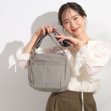 [^ԁFC7004025]yfUCzOƓɍ킹10̃|PbĝV_[obOłB{̂͌yfނŎdグĂ̂ŁAigł͂ȂsɎĂ̂߂łBy@\z{̂ɂ͝fނgpĂ܂Bǐʂ͉ivł͂܂jydlzE|PbgF~3 O~7Ɩ̊֌WɂAۂFČꍇ܂B܂Ap\REX}[gtHȂǂ̊ɂA኱iƉ摜̃J[قȂꍇ܂Bd:225g