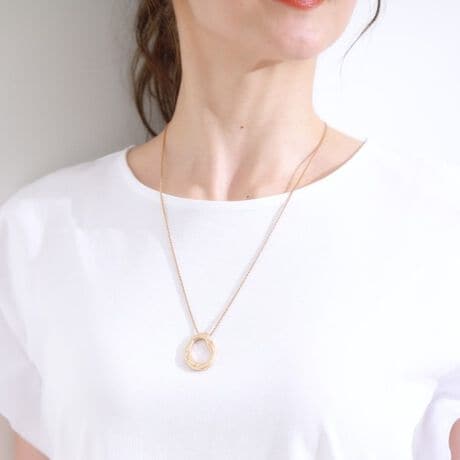 [^ԁFC7084014]̂Ȃ̂郁bLAJWAɂtH[}ɂsb^Ȉۂ炵AȂ̃X^CiƈĂACełBVvȃfUCȂAl̏iĂANZT[łB006 ȂVo[J[bL | NVbNłȂAVvȔoBfC[[XɂœKłB007 ȂS[hJ[bL | ̂S[hAȂ̃R[fɉ؂₩vXBʂȏʂɂ}b`܂BƖ̊֌WɂAۂFČꍇ܂B܂Ap\REX}[gtHȂǂ̊ɂA኱iƉ摜̃J[قȂꍇ܂B