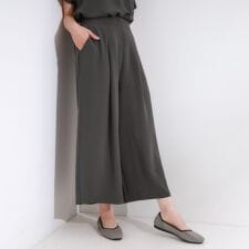 【S-LLセットアップ可ひんやり】上品に揺れる タックスカーチョ