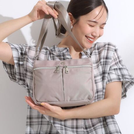 [^ԁFC7004030]yfUCzC[̑ɁAO|PbgAwʂɂKoƊJ|PbĝV_[obOłBS8̃|PbgAו̎[ɕ֗łBwʂ̃|Pbg̒ɂ|Pbg͒ǧ₷悤ɃbVɂĂ܂B500ml̃ybg{g̓C[ɉɎ[\łBy@\z{̂ɂ͝ngpĂ܂Bǐʂ͉ivł͂܂jydlzE|PbgF~3 O~5Ɩ̊֌WɂAۂFČꍇ܂B܂Ap\REX}[gtHȂǂ̊ɂA኱iƉ摜̃J[قȂꍇ܂Bd:260g