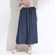 【S-LL裏地ひんやり】スカート見えで上品に マットサテンスカーチョ