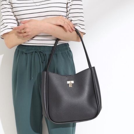 [^ԁFC7004047]yfUCzꖇdĂ̍vgpč悤Ɏdグ܂Btg̃L[`[t|CgɂĂ܂Big̉ו̂ɕ֗ȃTCYłBydlzE|PbgFO~1Ɩ̊֌WɂAۂFČꍇ܂B܂Ap\REX}[gtHȂǂ̊ɂA኱iƉ摜̃J[قȂꍇ܂Bd:435g