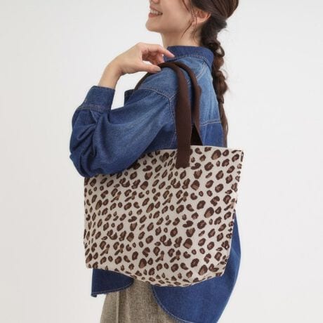 [^ԁFC7004033]yfUCz{̂jbgŎdグĂ̂ŁA炩JWAȕ͋CɎdグ܂BXgCvAփ{AqE3pӂ܂BVvR[fBl[g̃ANZgƂĂ߂łBydlzE|PbgF~1EA4t@C[Ɩ̊֌WɂAۂFČꍇ܂B܂Ap\REX}[gtHȂǂ̊ɂA኱iƉ摜̃J[قȂꍇ܂Bd:365g