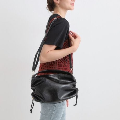 [^ԁFC7004035]yfUCzgĥ鏭cĕ\̂郌U[fނgp~jobOłBTCh̕RƃNVƂfUCɂȂ܂By@\zO\ȃV_[RtĂ܂̂ŁA2WAYłgp܂BydlzE|PbgF~2Ɩ̊֌WɂAۂFČꍇ܂B܂Ap\REX}[gtHȂǂ̊ɂA኱iƉ摜̃J[قȂꍇ܂Bd:290g