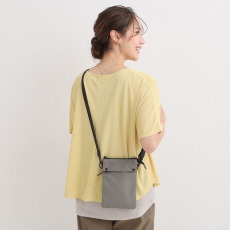 [^ԁFC7004044]yfUCz{̑Oʂɂ̓t@Xi[|PbgAwʂɂ̓I[v|PbgA3wdlŏ̎dɃsb^̃~jV_[obOłB{̂ɂ͊iqɂȂngpAVvȂdオłBy@\z{̂ɂ͝fނgpĂ܂Bǐʂ͉ivł͂܂jydlzE|PbgF~1 O~2Ɩ̊֌WɂAۂFČꍇ܂B܂Ap\REX}[gtHȂǂ̊ɂA኱iƉ摜̃J[قȂꍇ܂Bd:120g