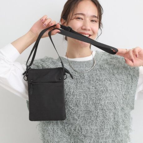 [^ԁFC7004044]yfUCz{̑Oʂɂ̓t@Xi[|PbgAwʂɂ̓I[v|PbgA3wdlŏ̎dɃsb^̃~jV_[obOłB{̂ɂ͊iqɂȂngpAVvȂdオłBy@\z{̂ɂ͝fނgpĂ܂Bǐʂ͉ivł͂܂jydlzE|PbgF~1 O~2Ɩ̊֌WɂAۂFČꍇ܂B܂Ap\REX}[gtHȂǂ̊ɂA኱iƉ摜̃J[قȂꍇ܂Bd:120g