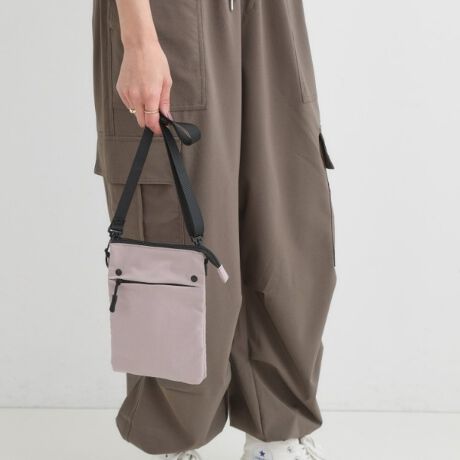 [^ԁFC7004044]yfUCz{̑Oʂɂ̓t@Xi[|PbgAwʂɂ̓I[v|PbgA3wdlŏ̎dɃsb^̃~jV_[obOłB{̂ɂ͊iqɂȂngpAVvȂdオłBy@\z{̂ɂ͝fނgpĂ܂Bǐʂ͉ivł͂܂jydlzE|PbgF~1 O~2Ɩ̊֌WɂAۂFČꍇ܂B܂Ap\REX}[gtHȂǂ̊ɂA኱iƉ摜̃J[قȂꍇ܂Bd:120g