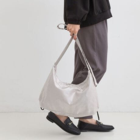 [^ԁFC7004063]yfUCzTChhXgfUCɂV_[obOłB{̂̓VCj[ȑfނgpĂ̂ŁAVvȃR[fɍ킹ƃ|CgɂȂ܂BW[◷sȂǂ̂oV[₨q܂Ƃ̌VтȂǂɂ߂łBydlzE|PbgF~3 O~1Ɩ̊֌WɂAۂFČꍇ܂B܂Ap\REX}[gtHȂǂ̊ɂA኱iƉ摜̃J[قȂꍇ܂Bd:260g