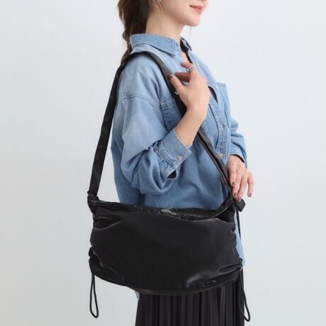 [^ԁFC7004063]yfUCzTChhXgfUCɂV_[obOłB{̂̓VCj[ȑfނgpĂ̂ŁAVvȃR[fɍ킹ƃ|CgɂȂ܂BW[◷sȂǂ̂oV[₨q܂Ƃ̌VтȂǂɂ߂łBydlzE|PbgF~3 O~1Ɩ̊֌WɂAۂFČꍇ܂B܂Ap\REX}[gtHȂǂ̊ɂA኱iƉ摜̃J[قȂꍇ܂Bd:260g